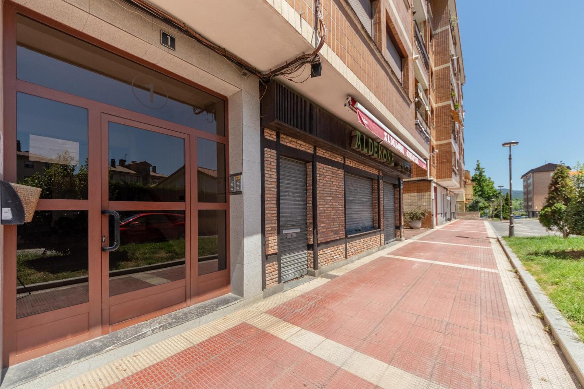 Bilbao Airport By Aston Rentals Derio Exterior photo